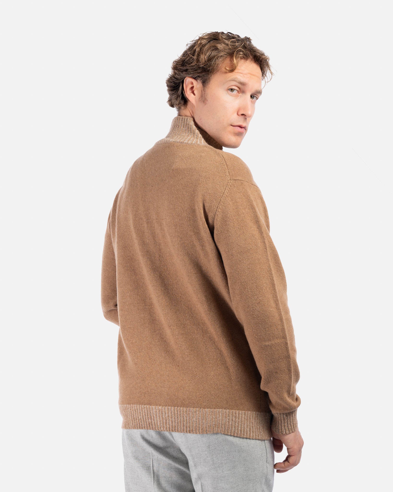 J.W.SAX MILANO Cardigan con Bottoni in Lana e Cashmere