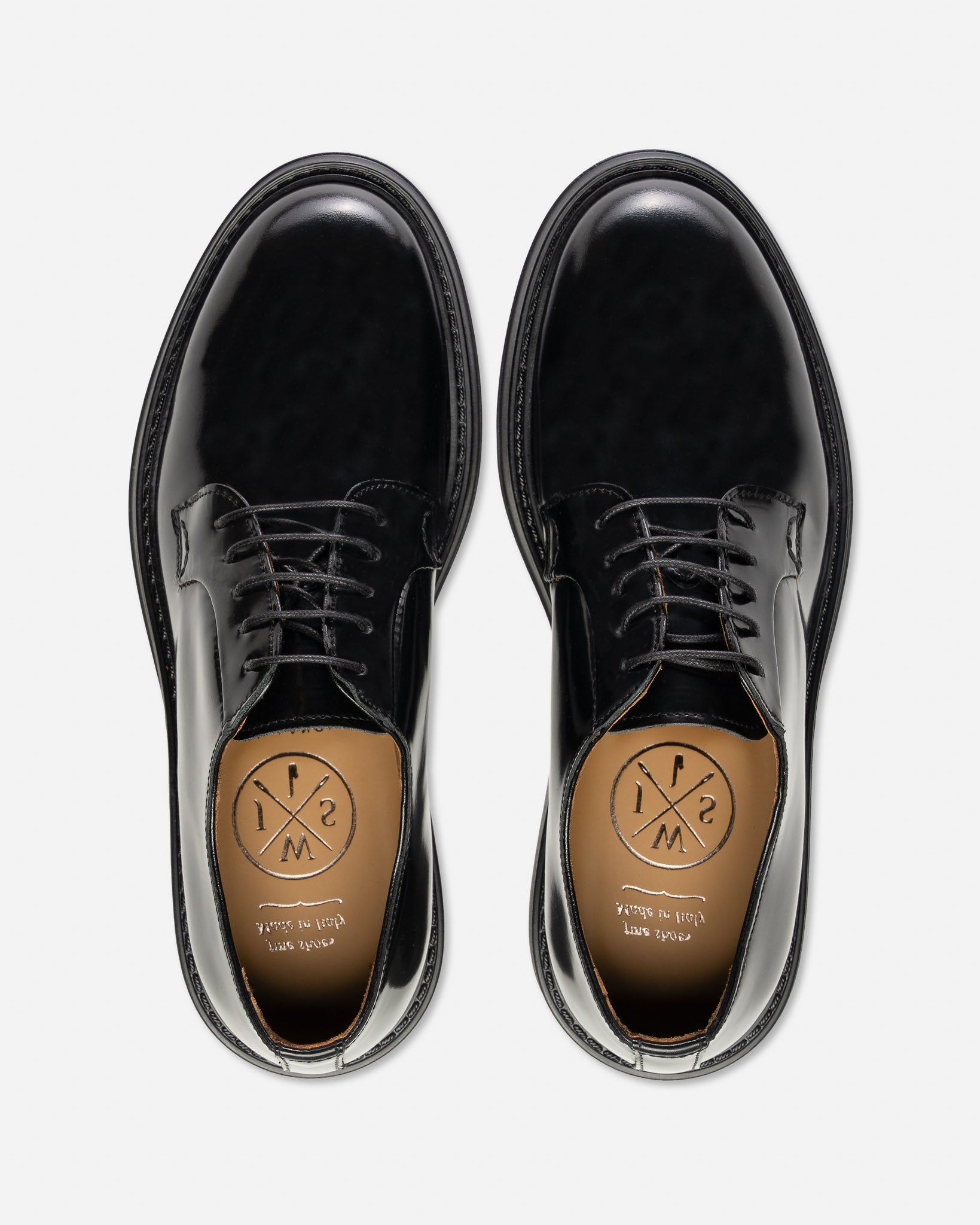 Derby Nera con Suola in Gomma