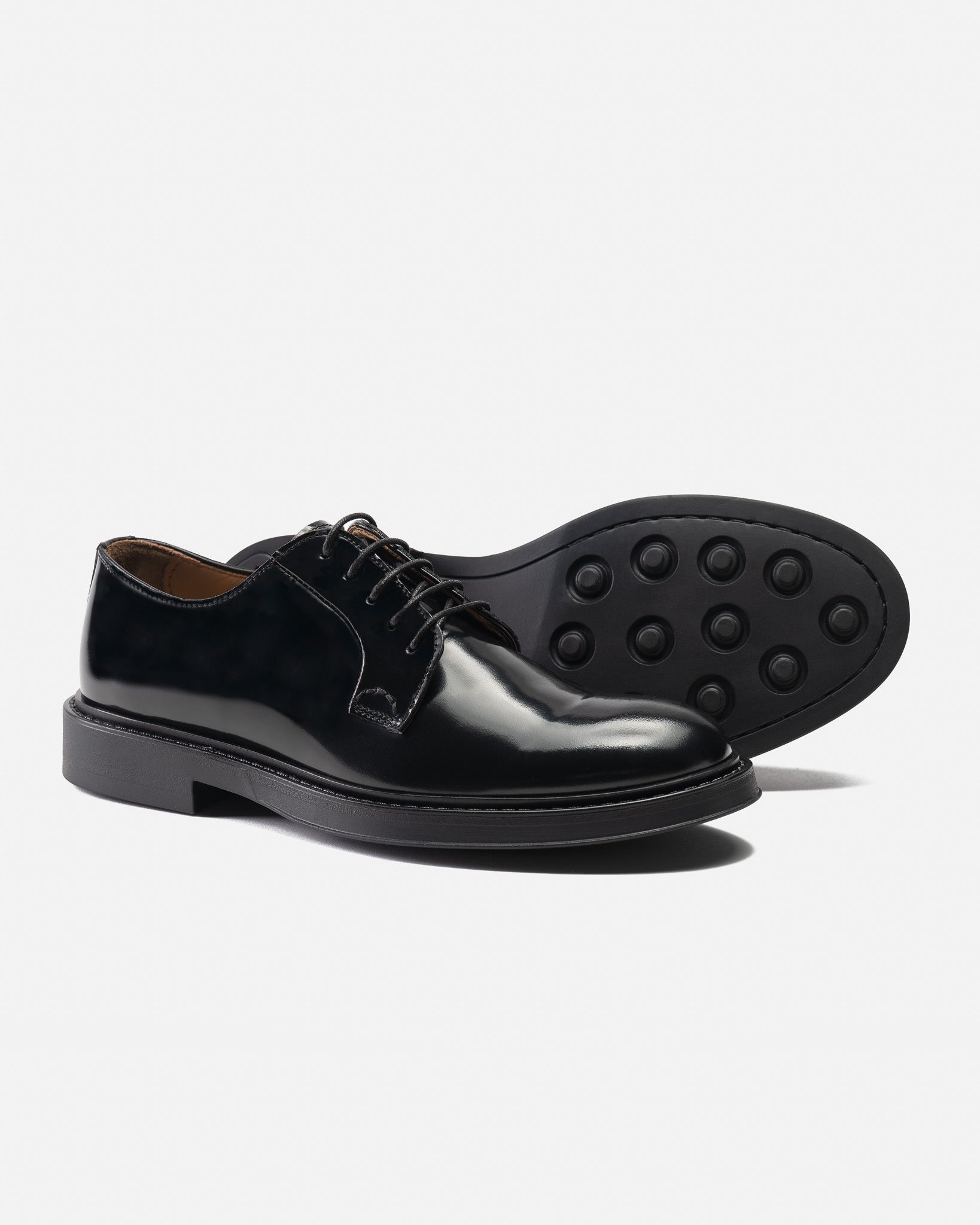 Derby Nera con Suola in Gomma