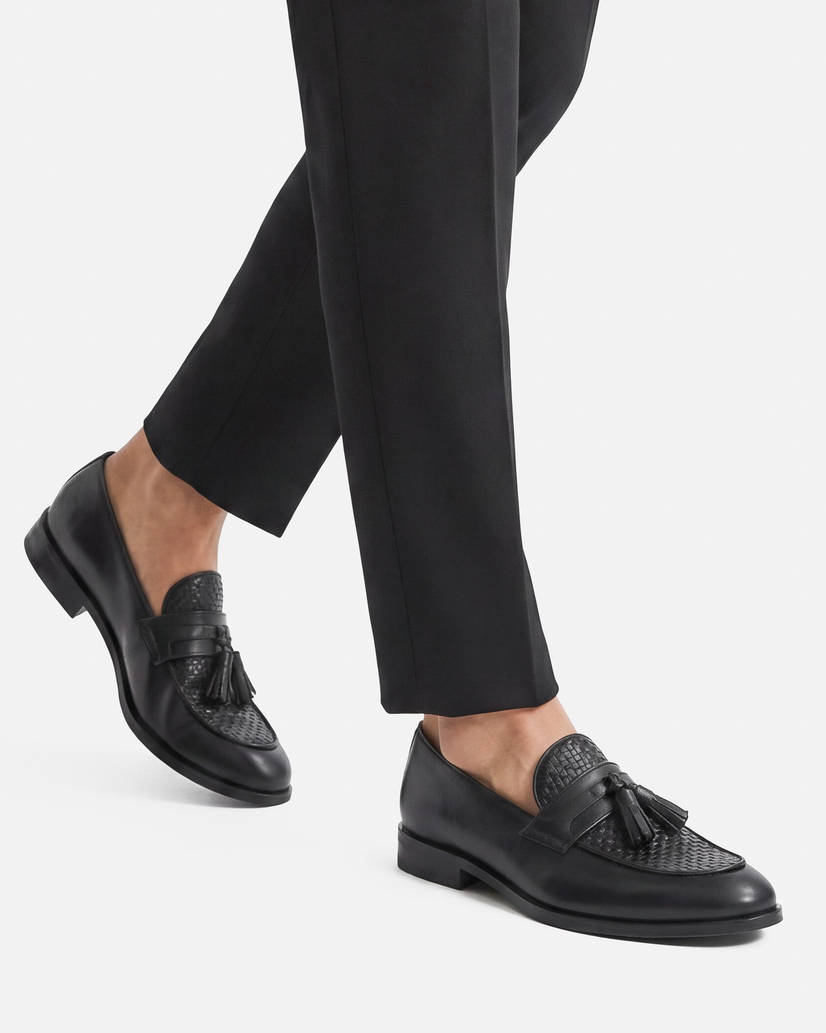 J.W.SAX MILANO Mocassini con Nappine in Pelle Nera Intrecciata